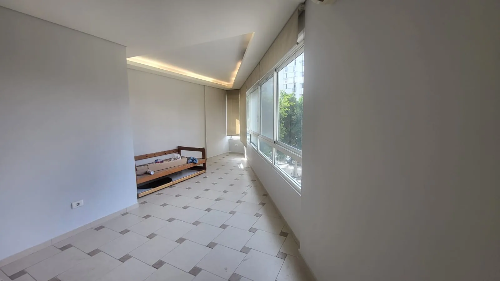 Furnished Apartment For Rent in Haret Sakher — الصورة 4
