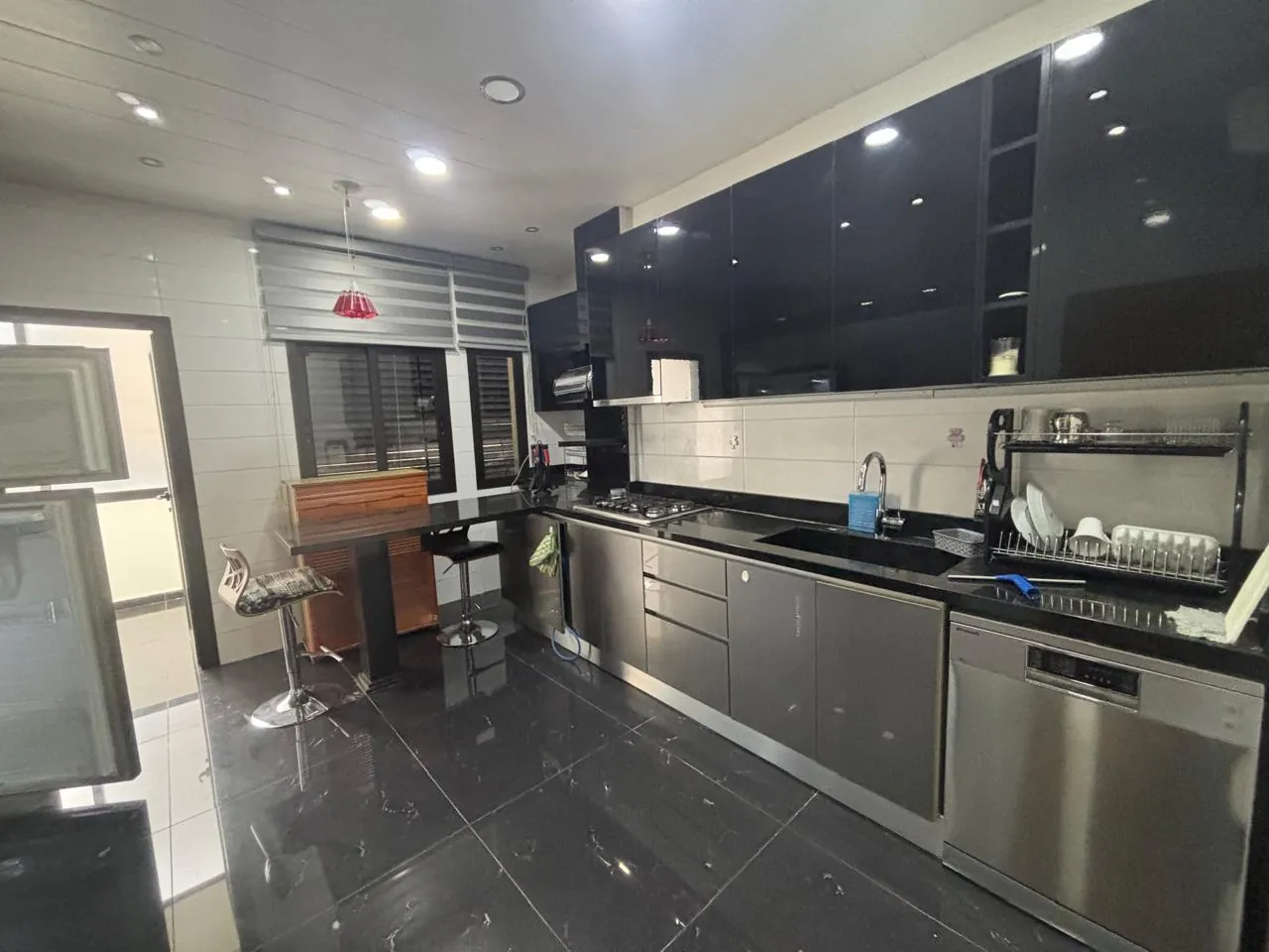 Luxurious Fully Furnished Appartement For Rent in Badaro — الصورة 4