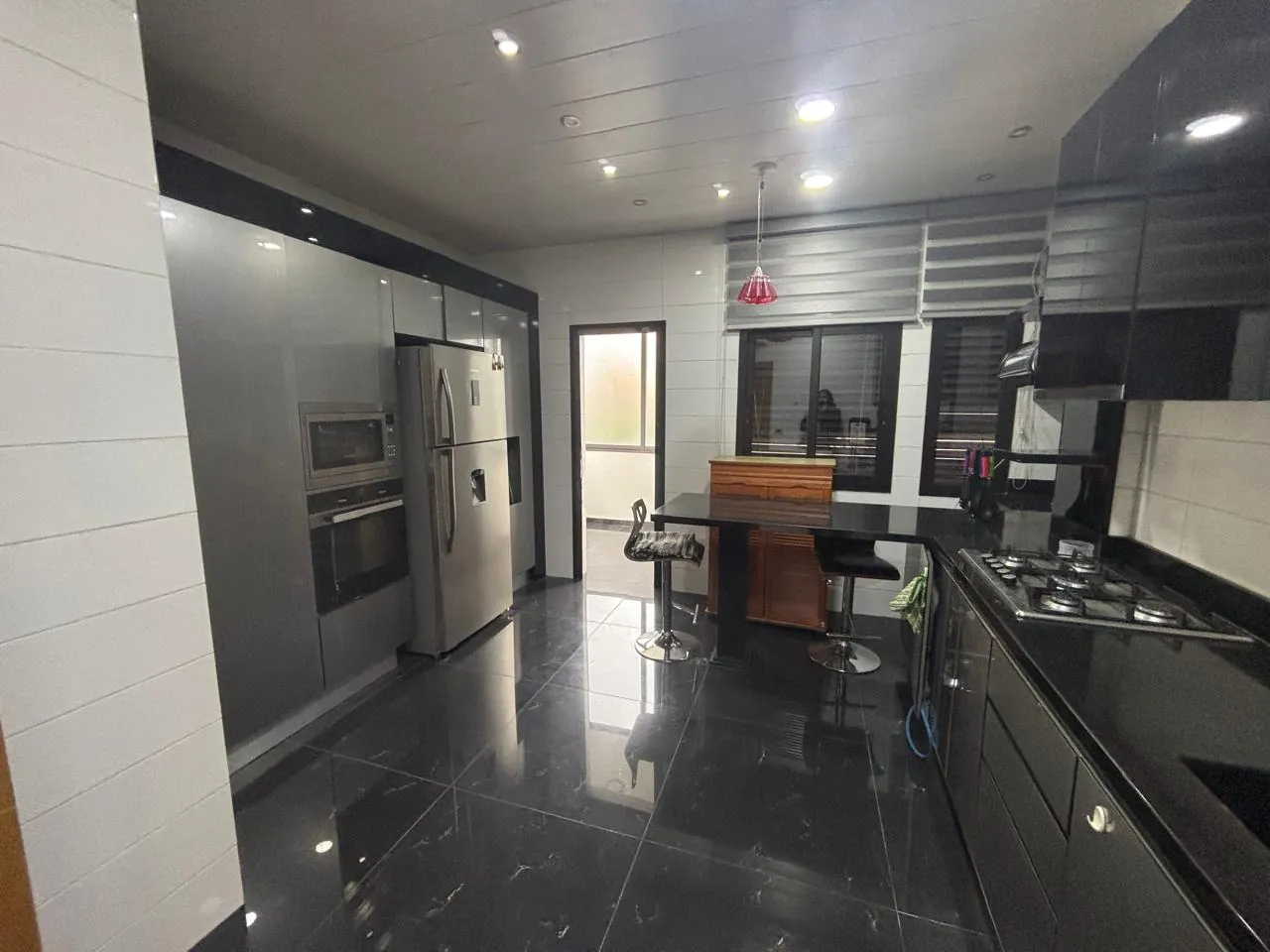 Luxurious Fully Furnished Appartement For Rent in Badaro — الصورة 5