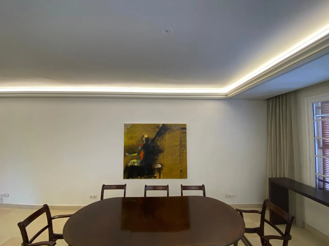 Fully Furnished Two-Bedroom Apartment For Sale in Saifi Village — الصورة 3