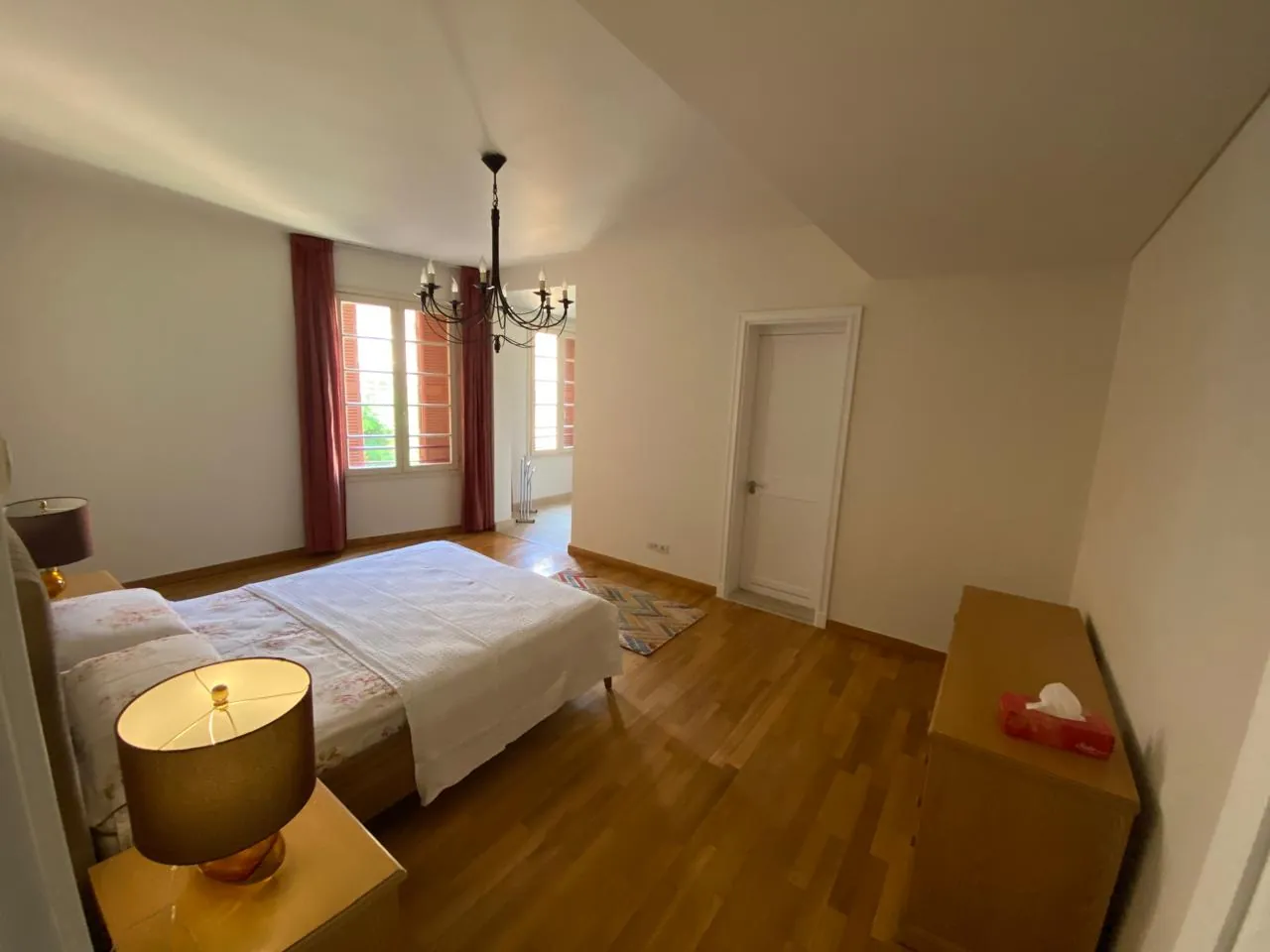 Fully Furnished Two-Bedroom Apartment For Sale in Saifi Village — الصورة 5