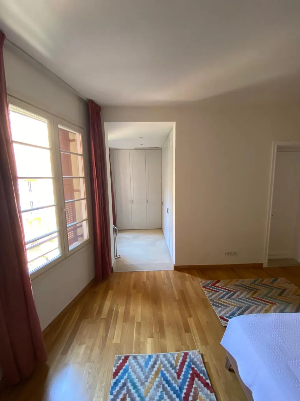 Fully Furnished Two-Bedroom Apartment For Sale in Saifi Village — الصورة 6