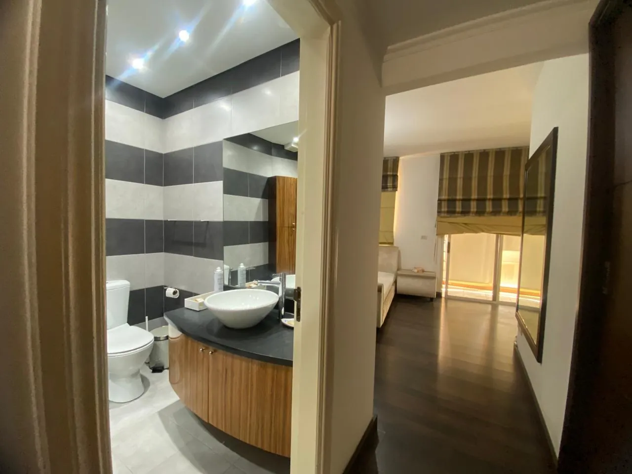 Beautifully Furnished Apartment For Rent in Clemenceau, Ras Beirut — الصورة 10