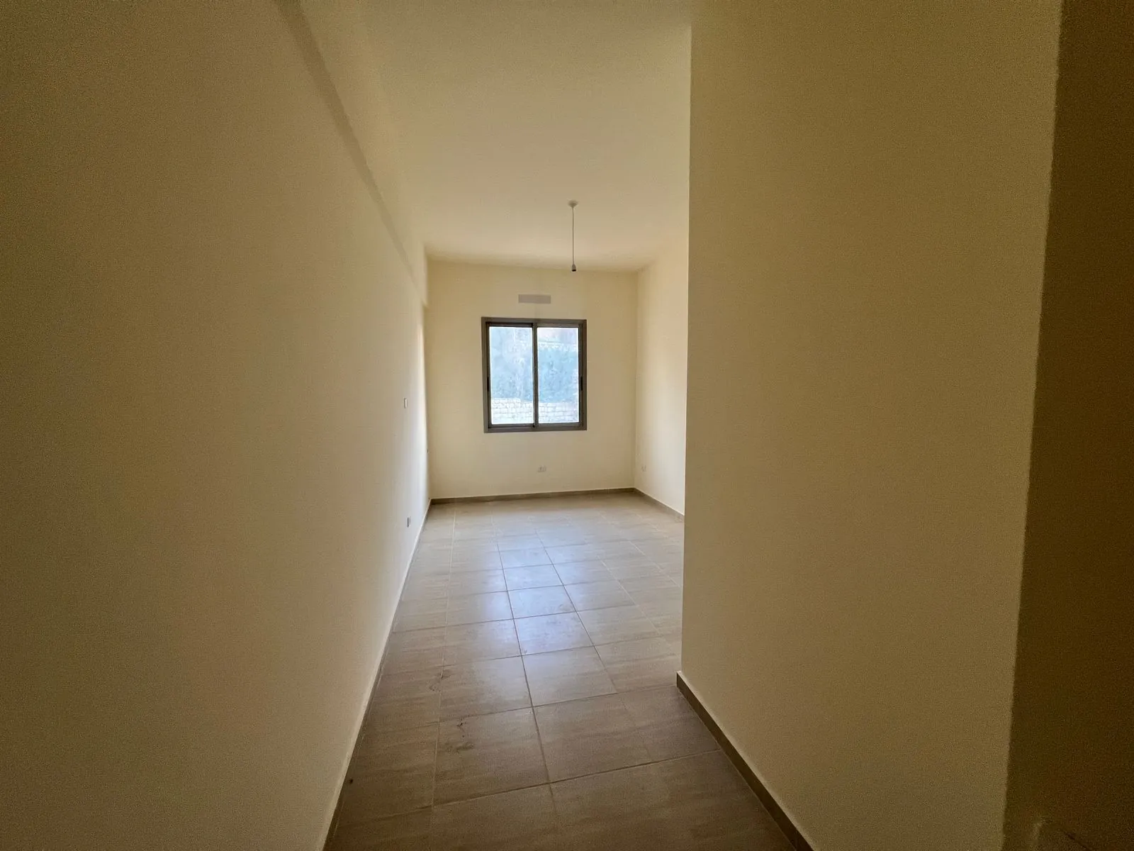 Brand New Apartment With Terrace And Roof For Sale in Wadi Chahrour — الصورة 3