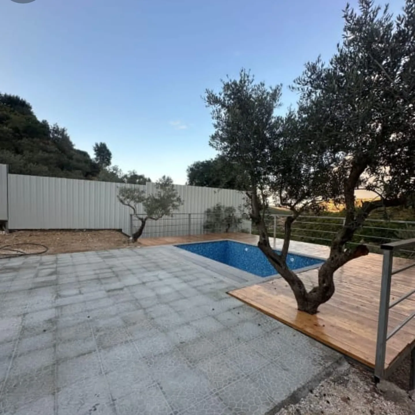 A 4,000 SQM Land With Banglow For Sale in Bijdarfel, Batroun — الصورة 2