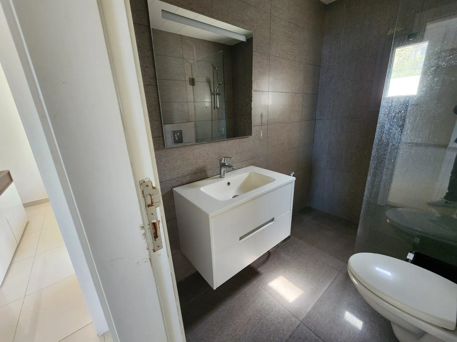 Fully Furnished Apartment For Sale in Bsalim — الصورة 5