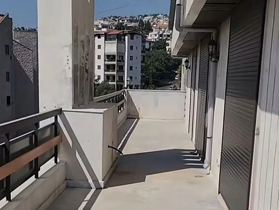 4-Bedroom Apartment with Mountain View For Sale in Ballouneh — الصورة 2