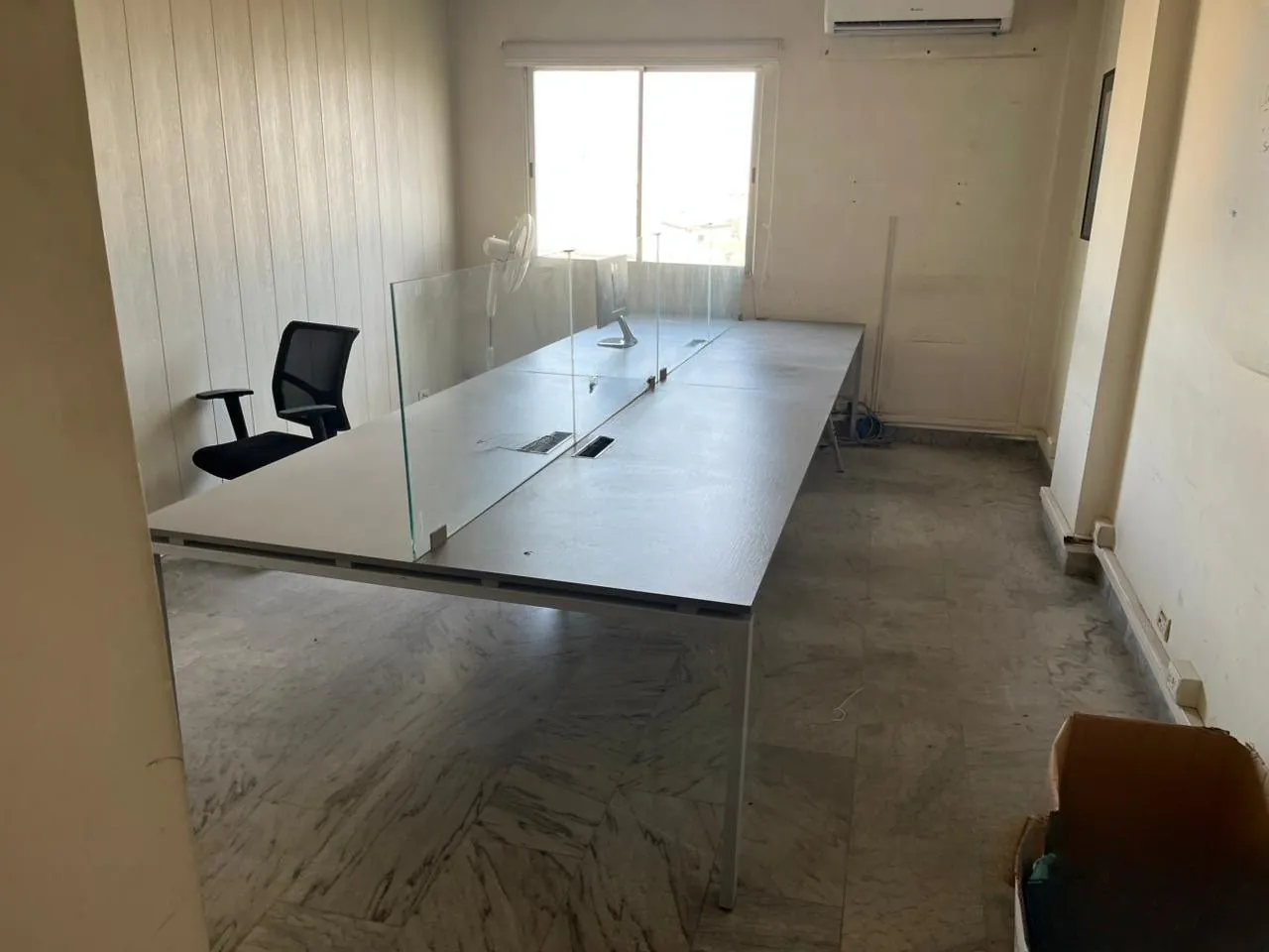 190 SQM Office For Rent in Great Location in Hamra, Ras Beirut — الصورة 4