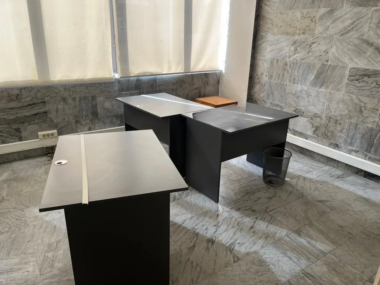 190 SQM Office For Rent in Great Location in Hamra, Ras Beirut — الصورة 5