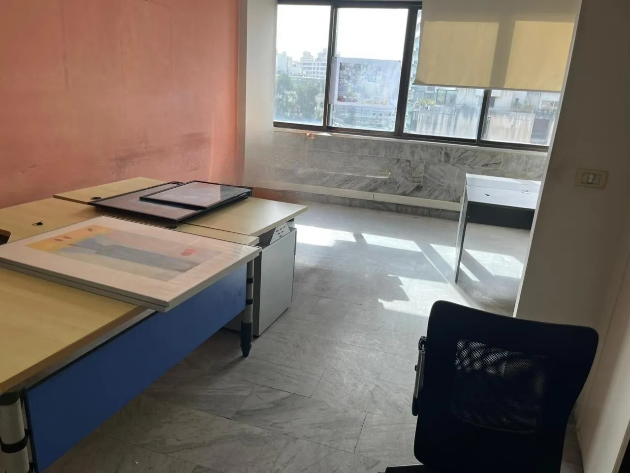 190 SQM Office For Rent in Great Location in Hamra, Ras Beirut — الصورة 7
