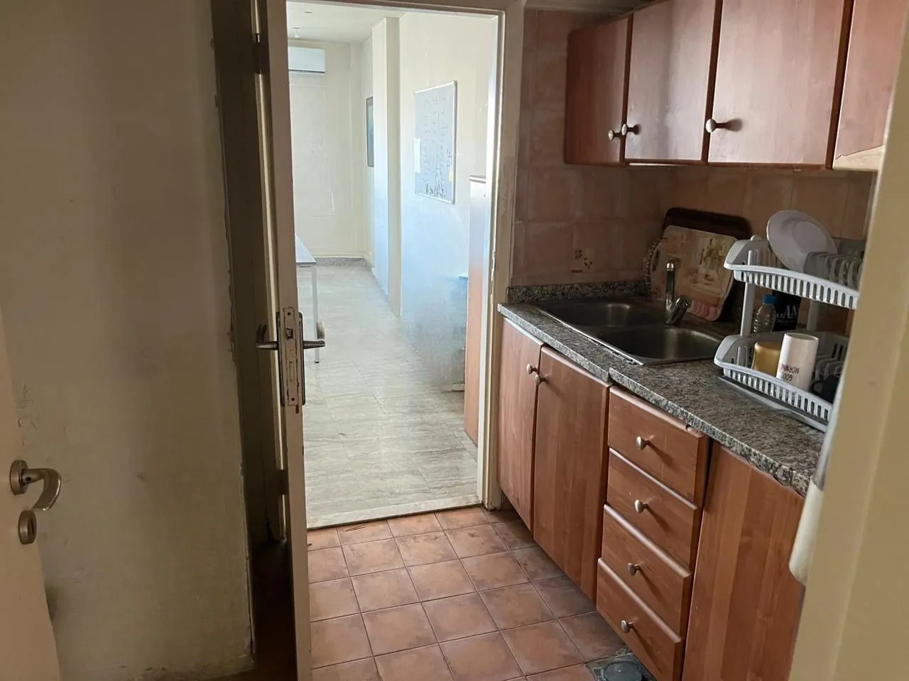190 SQM Office For Rent in Great Location in Hamra, Ras Beirut — الصورة 8