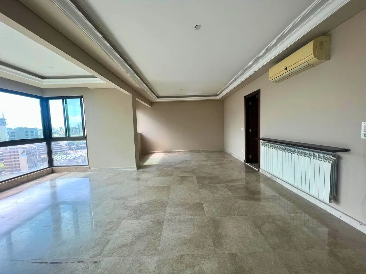 Spacious Apartment In A Gated Community For Rent In Achrafieh, Sioufi — الصورة 2