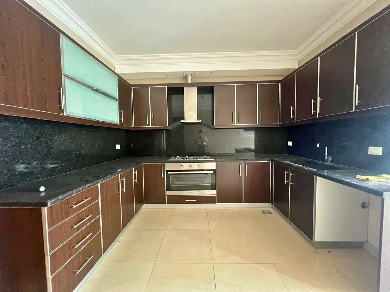 Spacious Apartment In A Gated Community For Rent In Achrafieh, Sioufi — الصورة 5