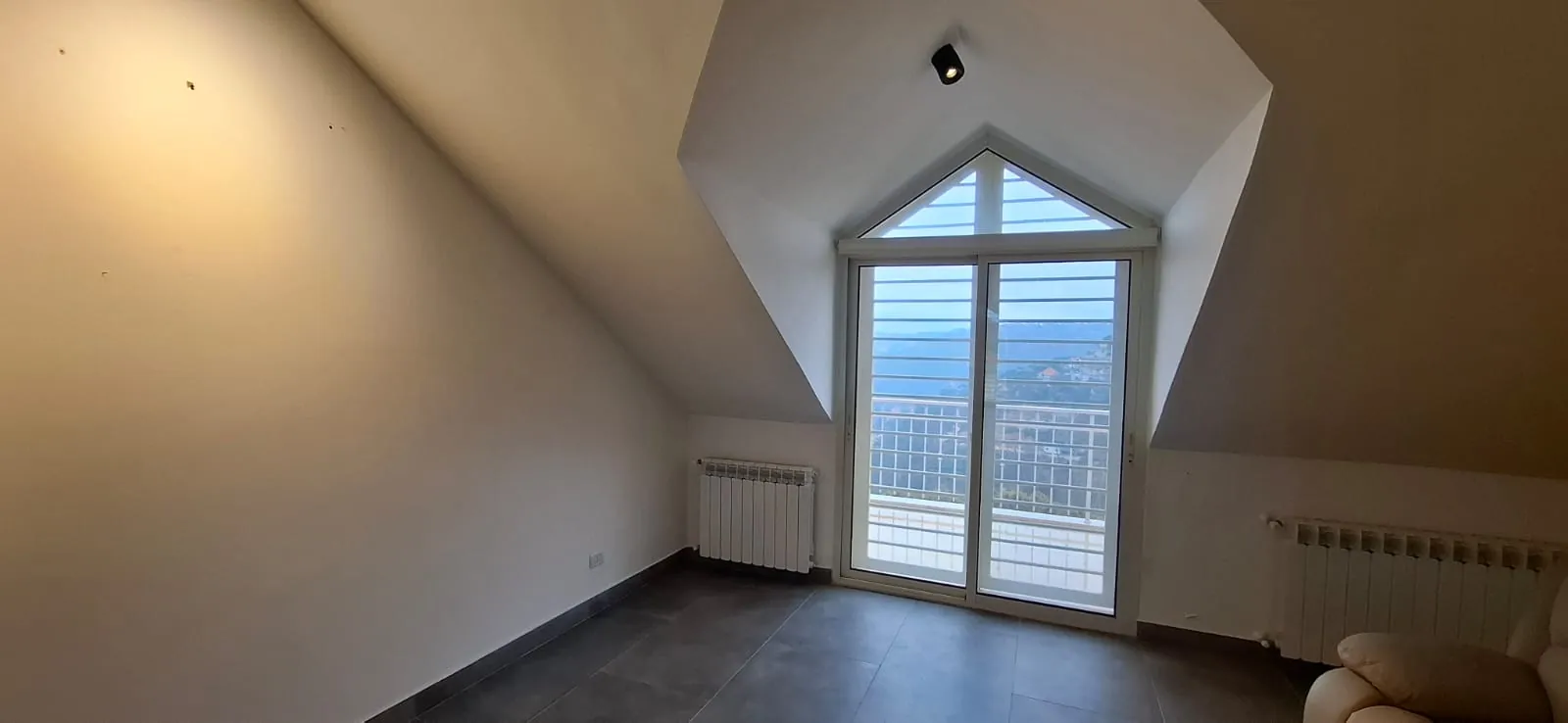 Exclusive! Decorated Penthouse For Sale in Dhour Choueir — الصورة 2
