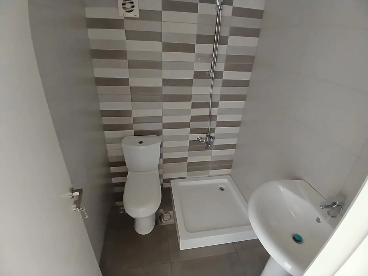 Brand New Apartment With Terrace For Sale in Mezher — الصورة 10