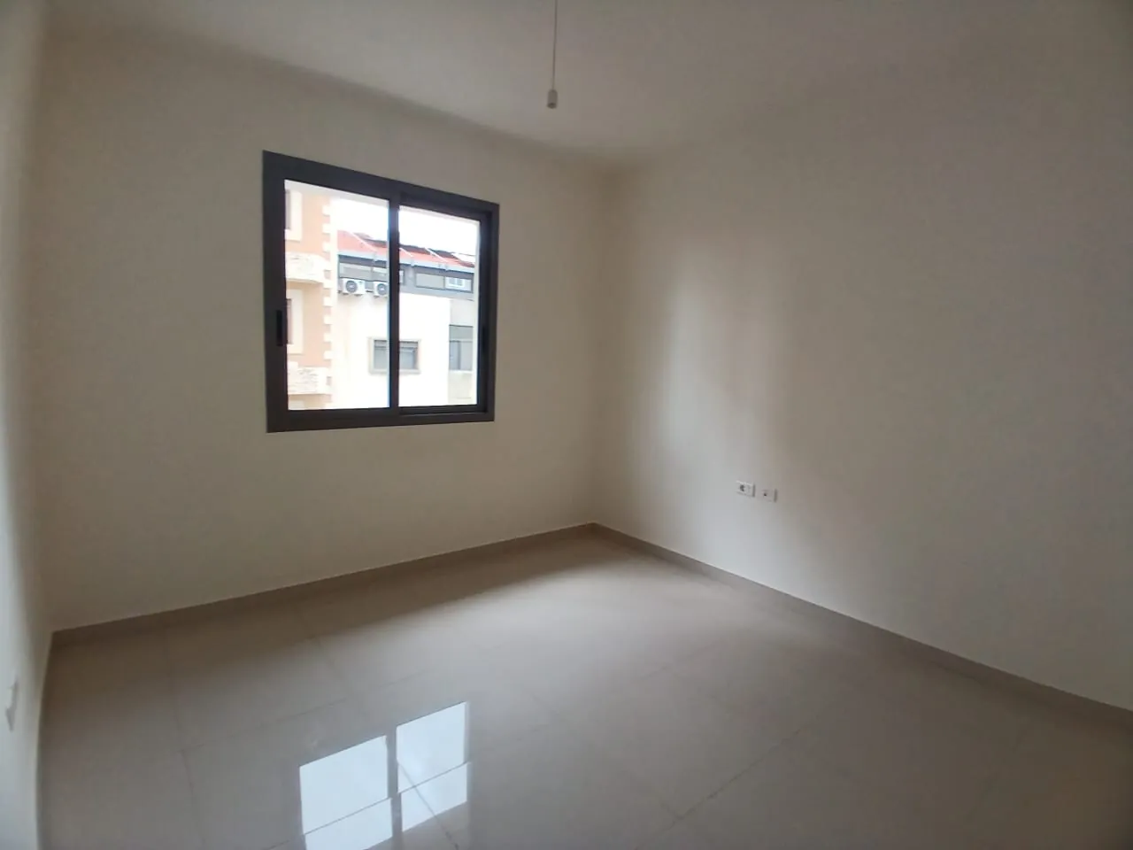 Cozy Apartment For Sale in Jal El Dib — الصورة 3