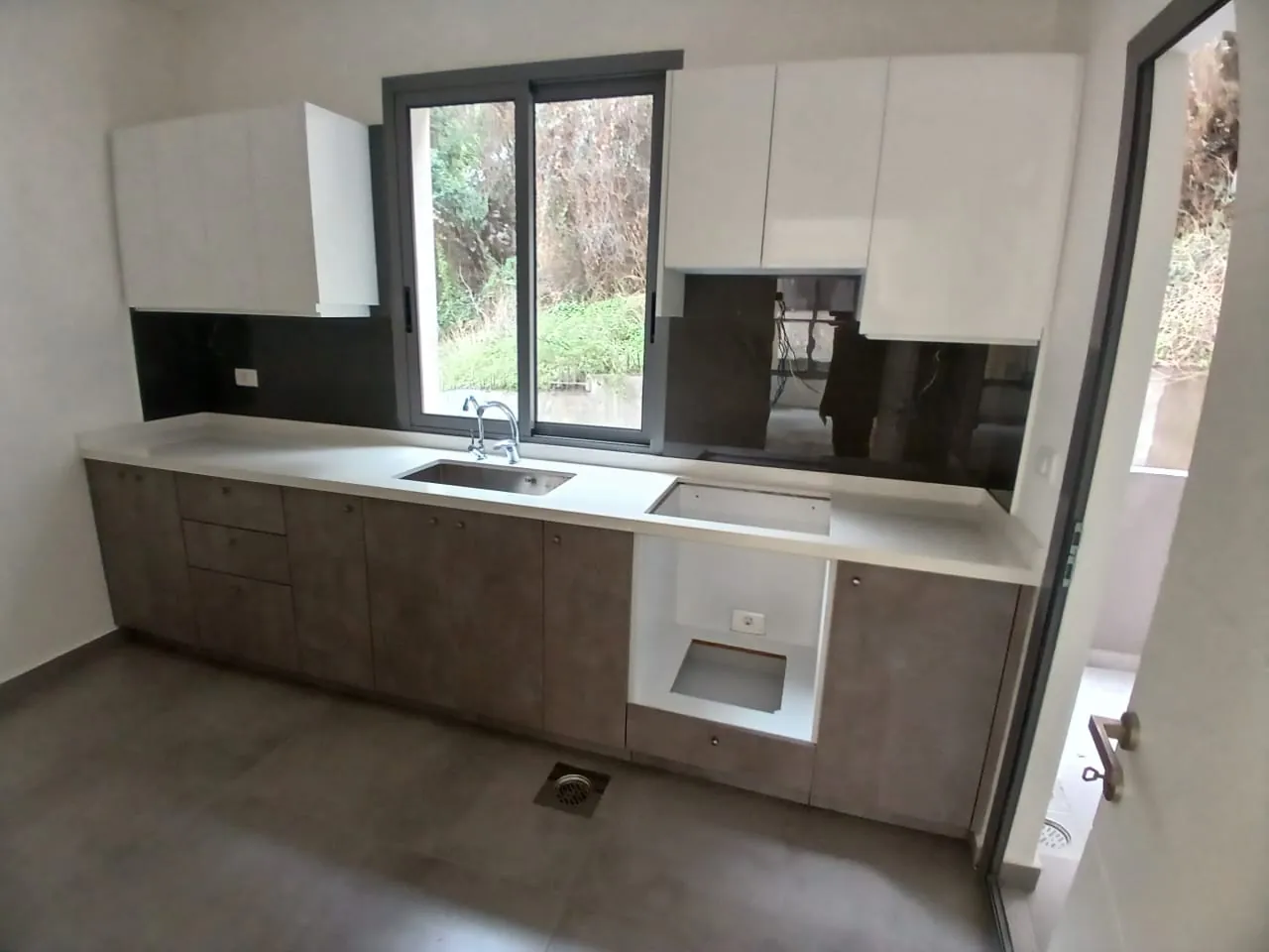 Cozy Apartment For Sale in Jal El Dib — الصورة 4