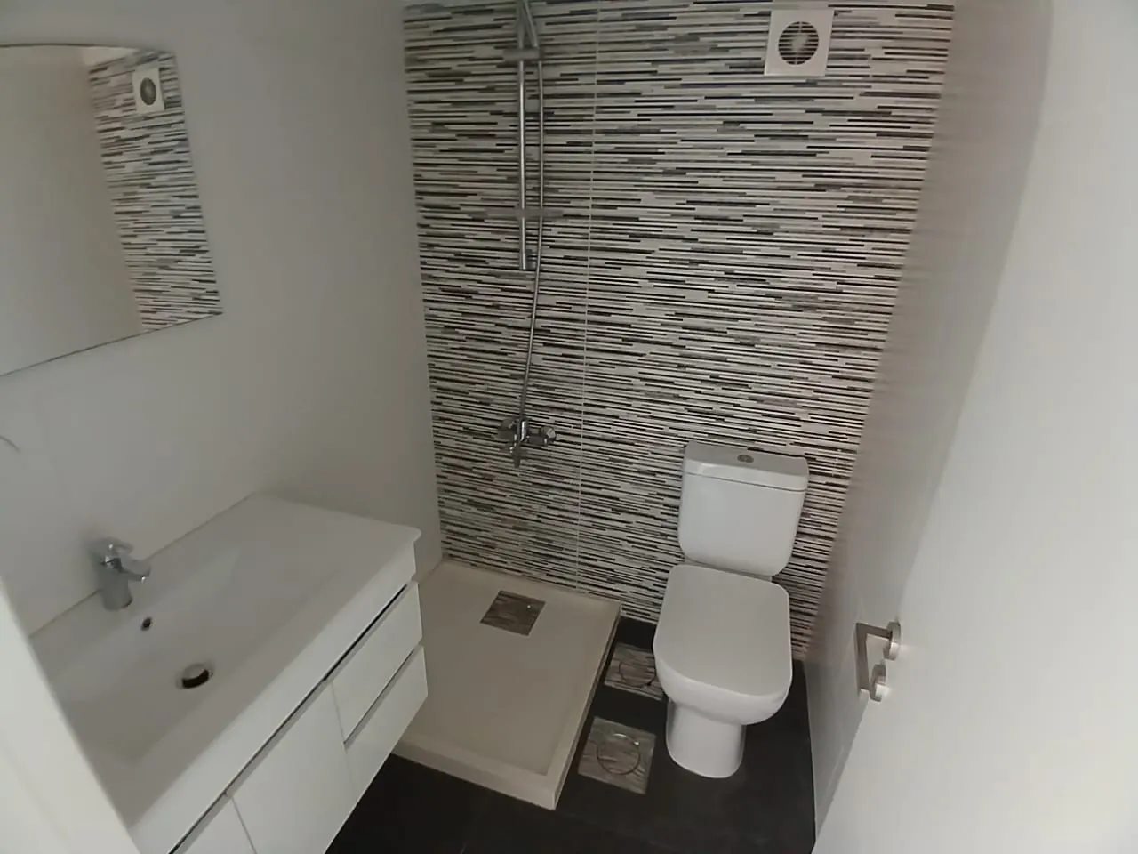 Cozy Apartment For Sale in Jal El Dib — الصورة 6