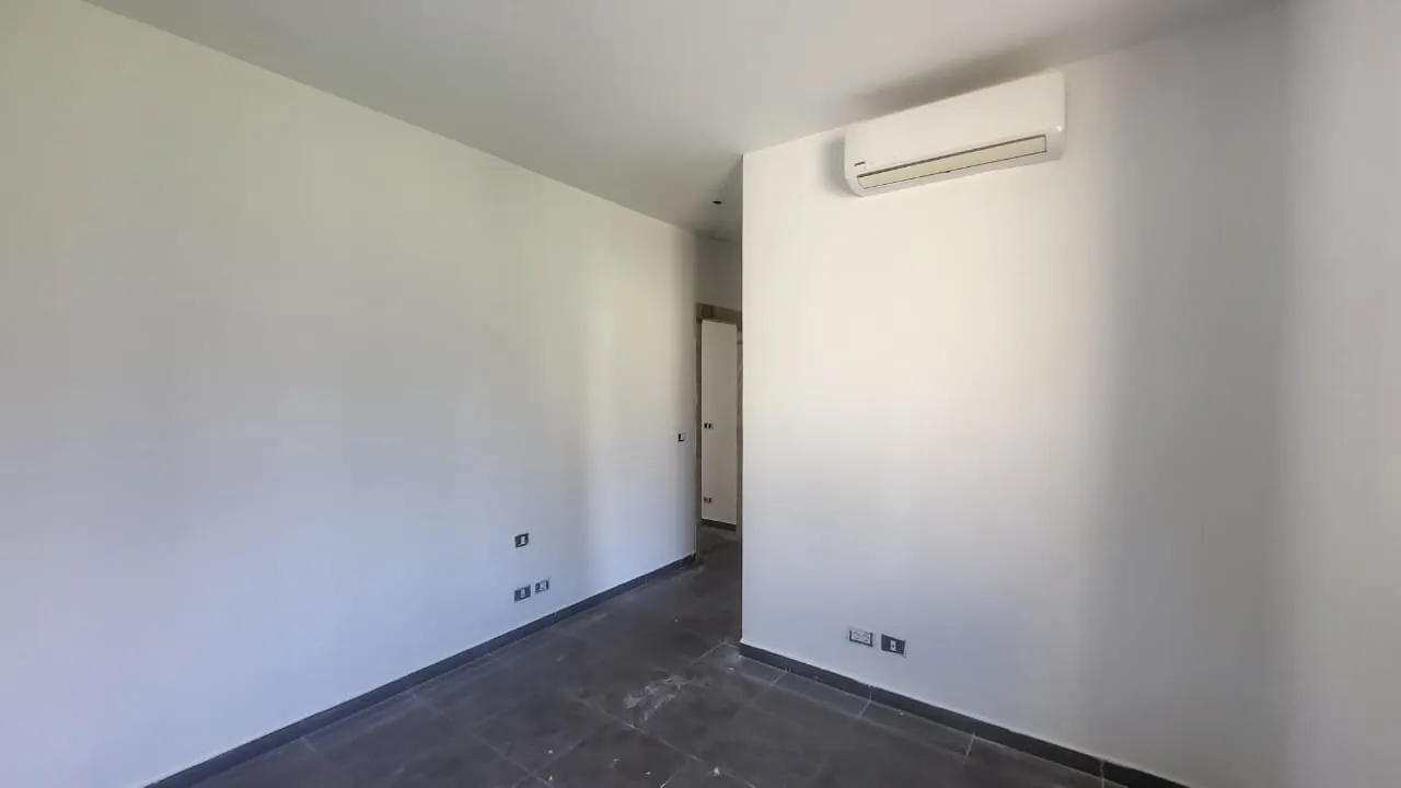 Spacious Brand New Apartment With Garden For Sale in Adma — الصورة 5