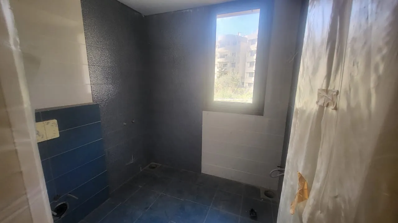Spacious Brand New Apartment With Garden For Sale in Adma — الصورة 6
