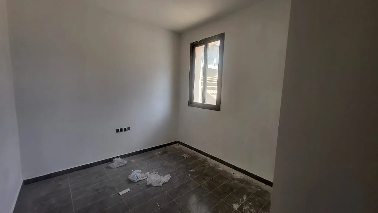Spacious Brand New Apartment With Garden For Sale in Adma — الصورة 7