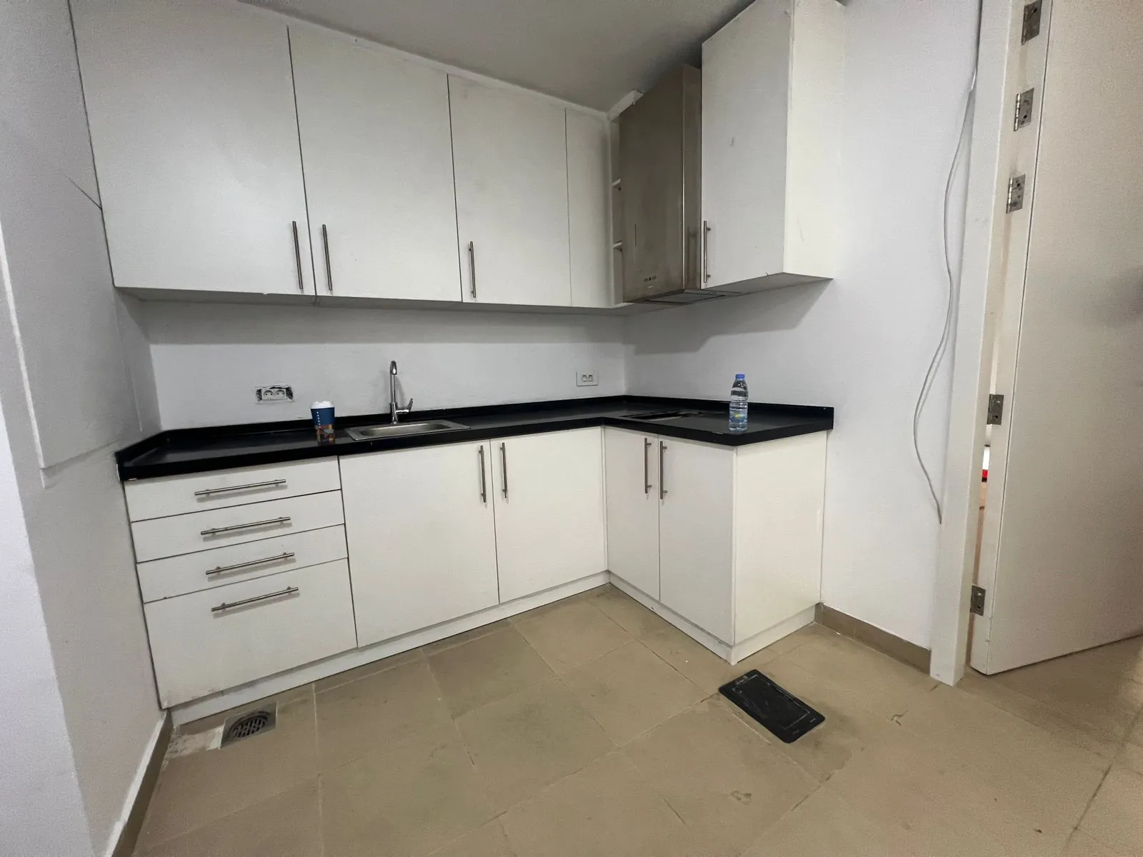 Spacious 300 SQM Office For Rent in Gemayzeh — الصورة 4