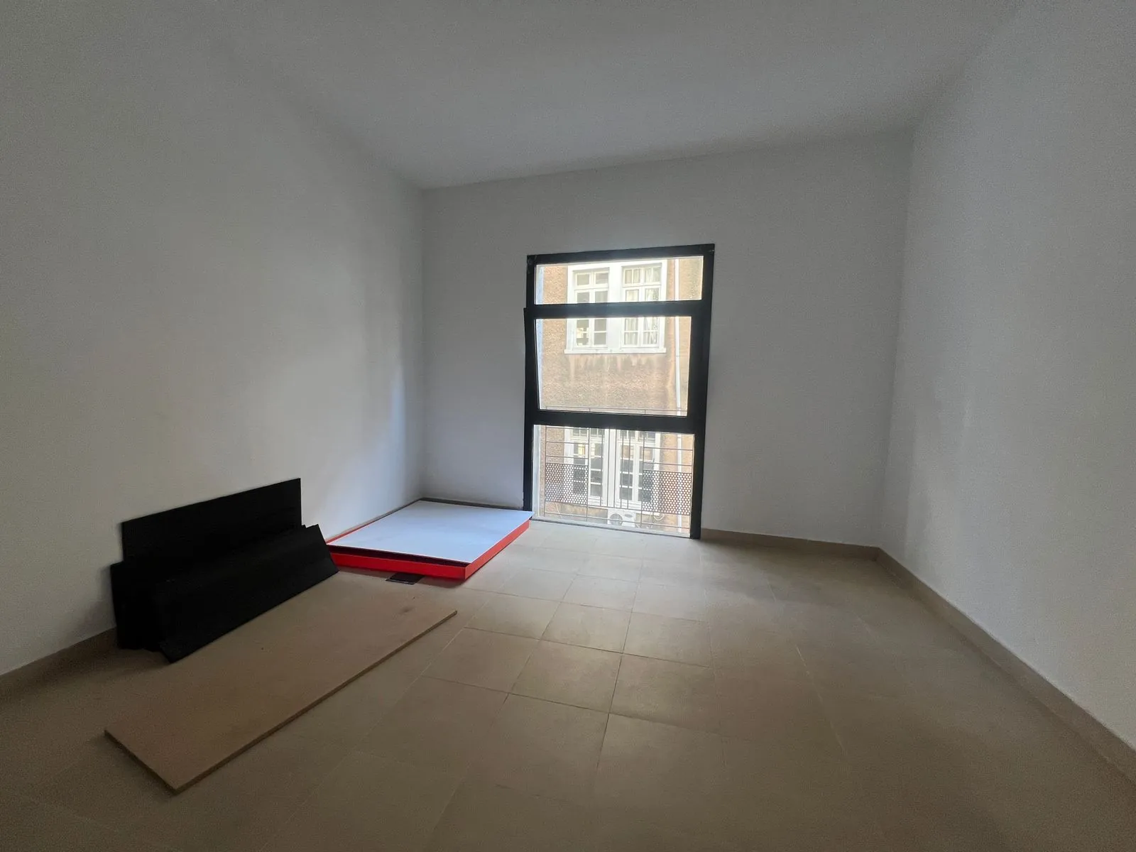 Spacious 300 SQM Office For Rent in Gemayzeh — الصورة 5