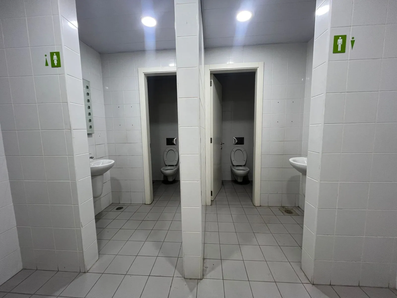 Spacious 300 SQM Office For Rent in Gemayzeh — الصورة 6