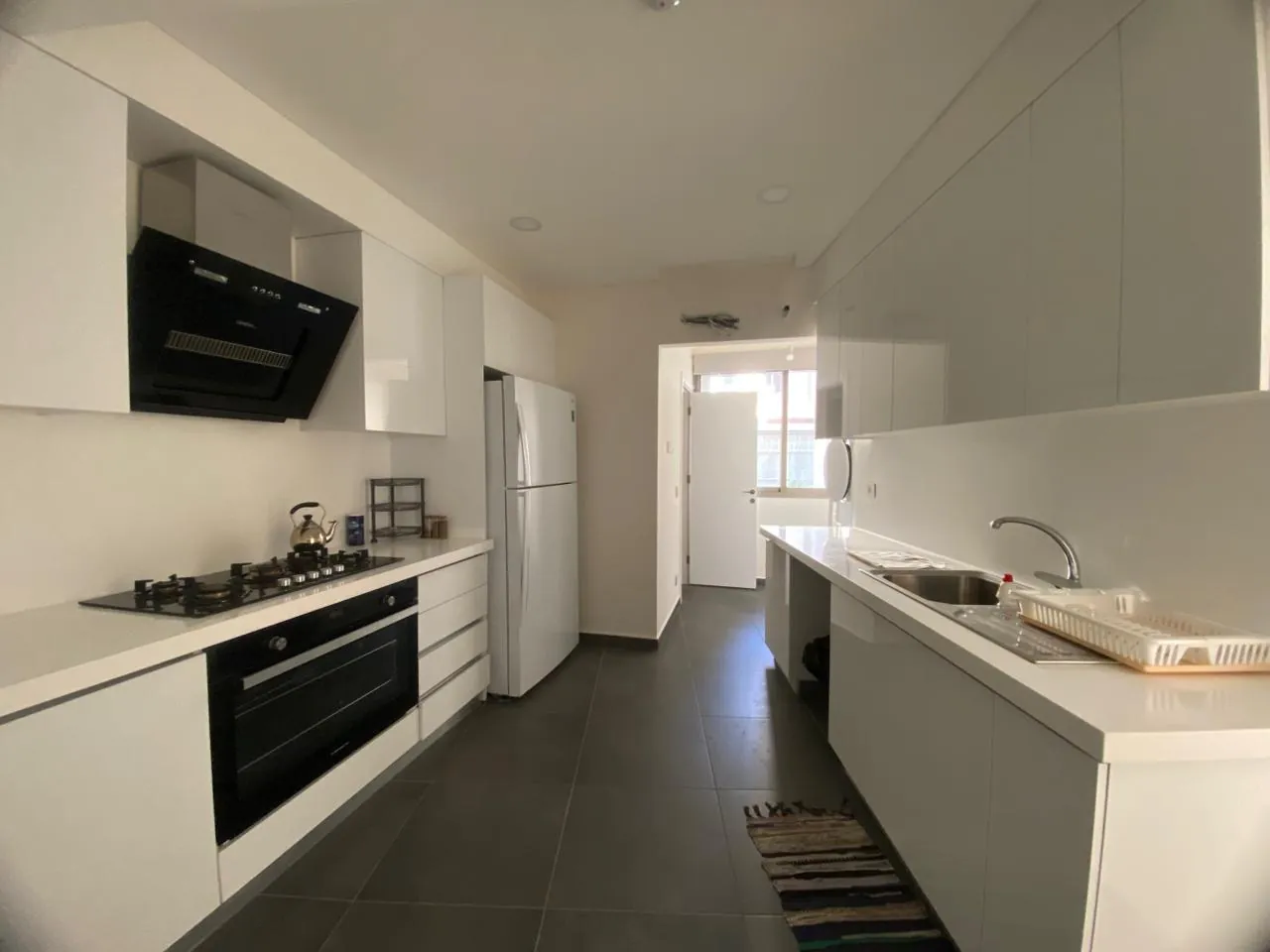 Bright 3-Bedroom Apartment For Rent in Kontari, Ras Beirut — الصورة 4