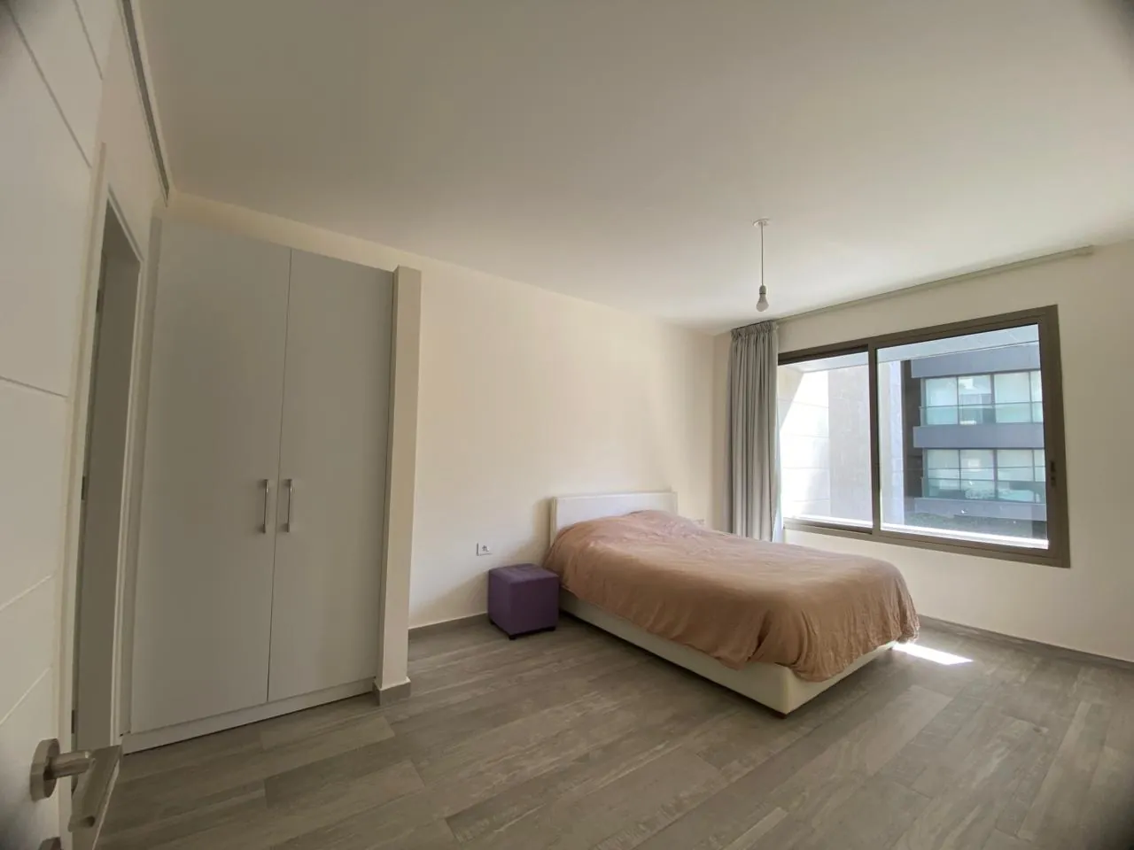 Bright 3-Bedroom Apartment For Rent in Kontari, Ras Beirut — الصورة 9