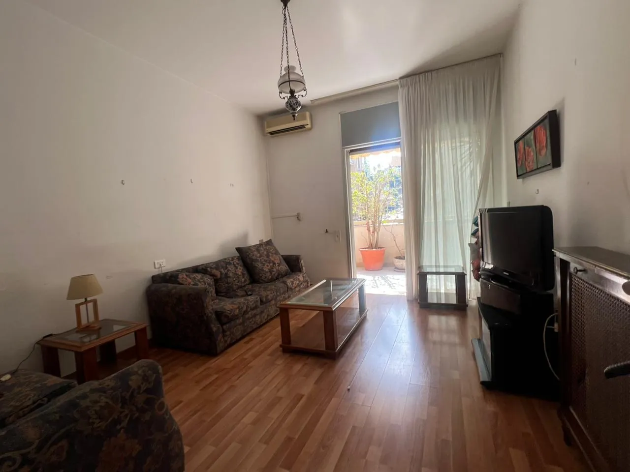 Fully Furnished 3-Bedroom Apartment For Sale in Achrafieh, Carré D'or — الصورة 3