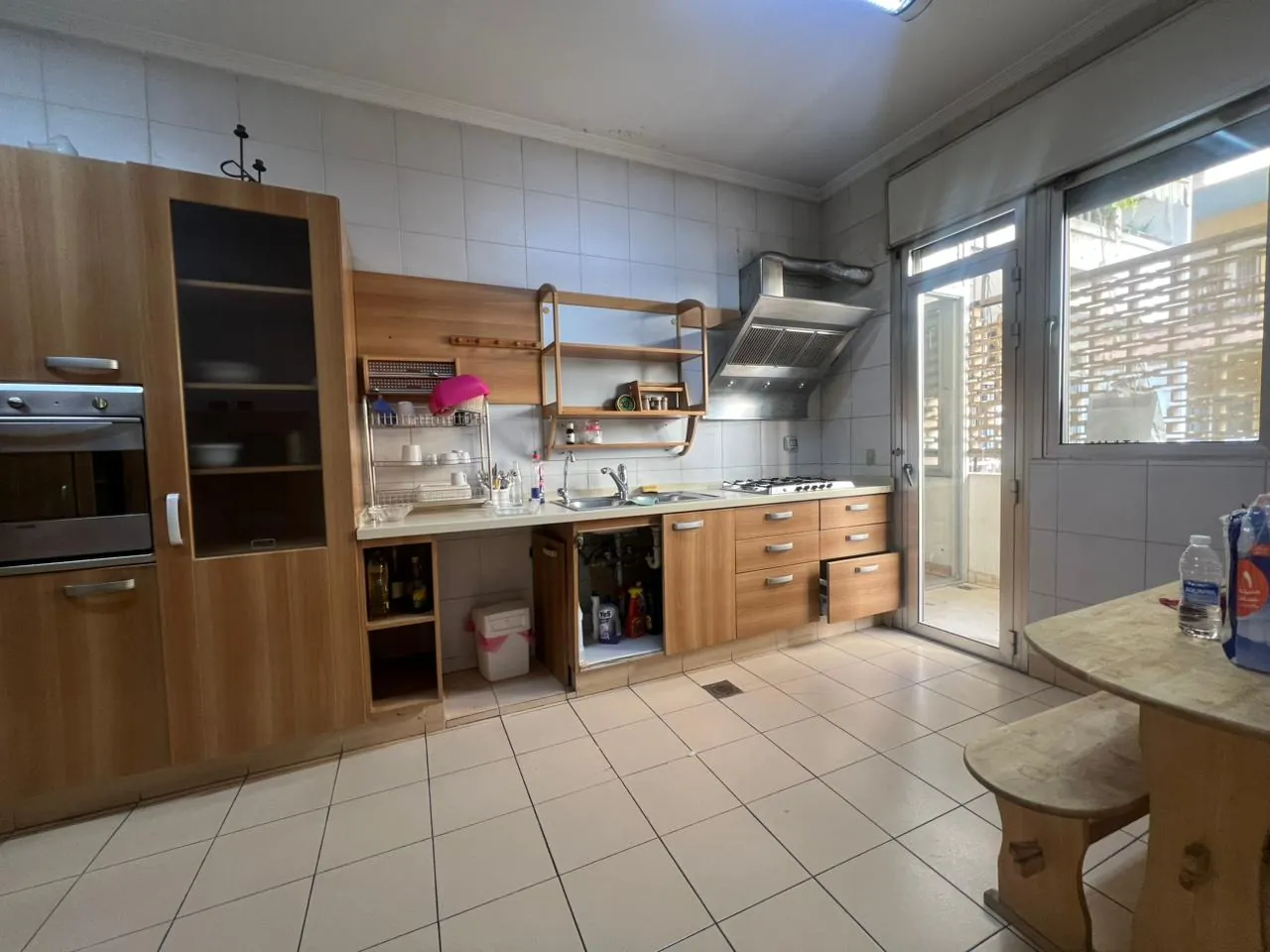 Fully Furnished 3-Bedroom Apartment For Sale in Achrafieh, Carré D'or — الصورة 5