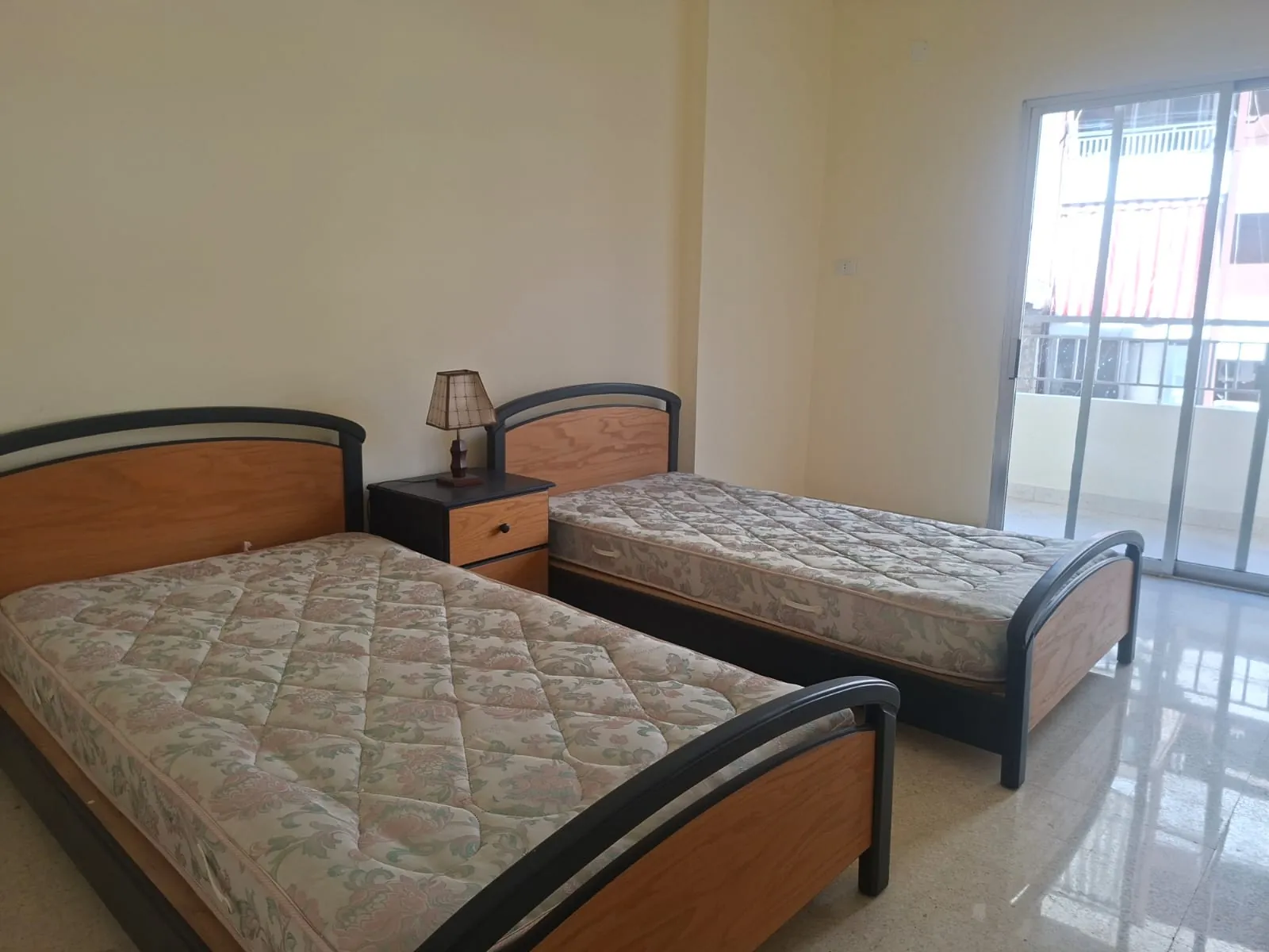 Newly Renovated 3-Bedroom Apartment For Sale in Corniche Canal 7, Beirut — الصورة 6