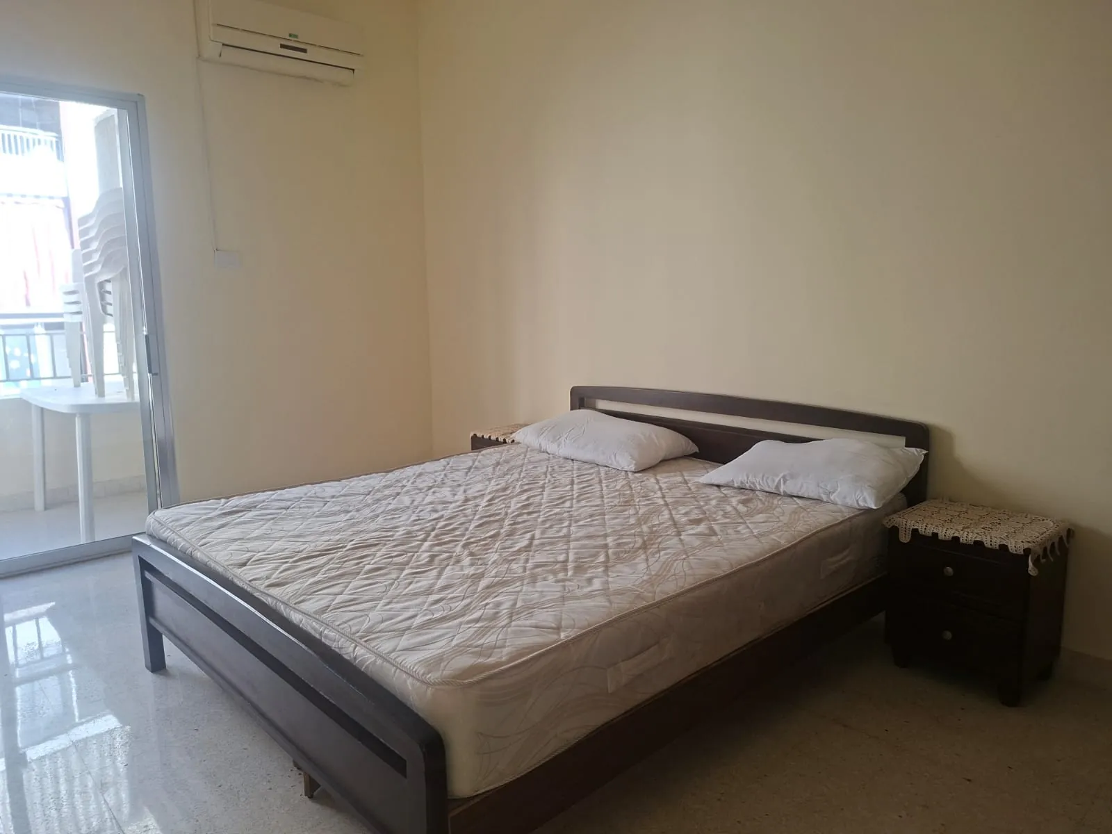 Newly Renovated 3-Bedroom Apartment For Sale in Corniche Canal 7, Beirut — الصورة 7
