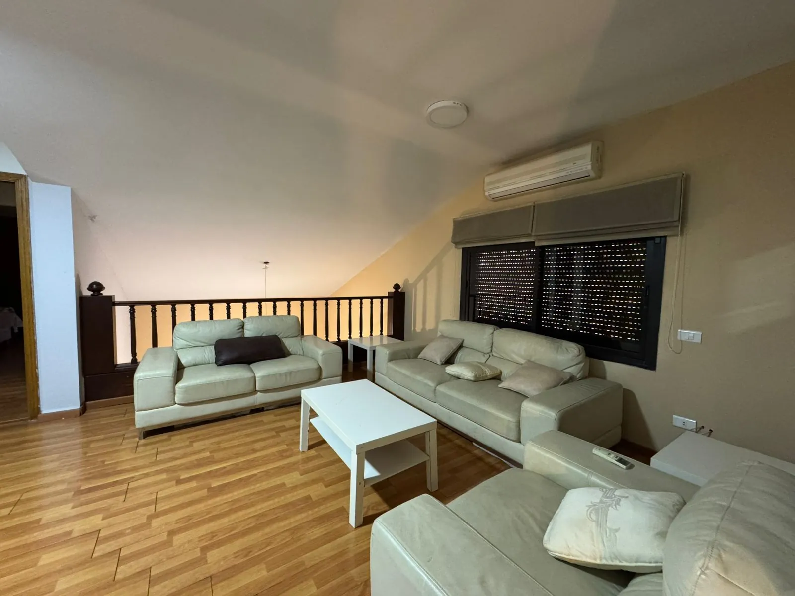Fully Furnished And Decorated Apartment For Sale in Baabdat — الصورة 3