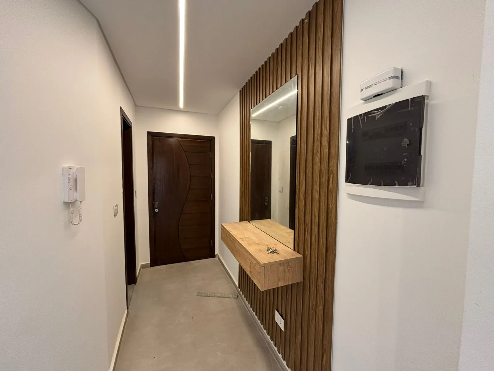 Decorated Apartment With A Beautiful View For Sale in Zikrit — الصورة 2