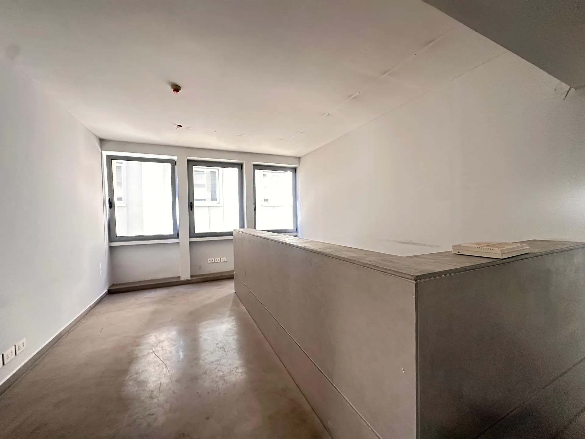 250 SQM Office For Rent in Downtown — photo 3