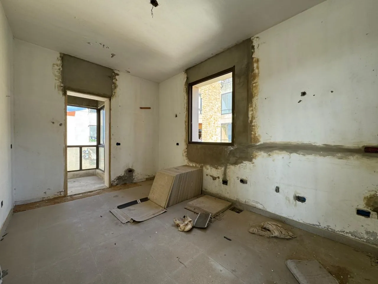 A 660 SQM Building For Sale in Ain Najem