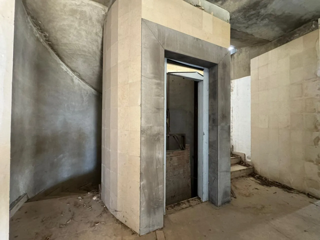A 660 SQM Building For Sale in Ain Najem — photo 4