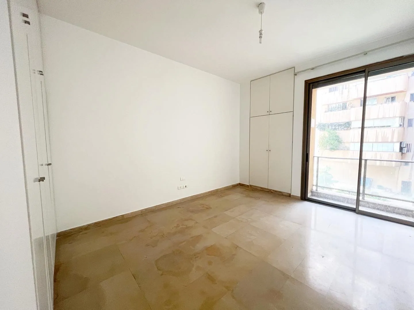 4-Bedroom Apartment For Rent in Achrafieh, Carré D'or — الصورة 9