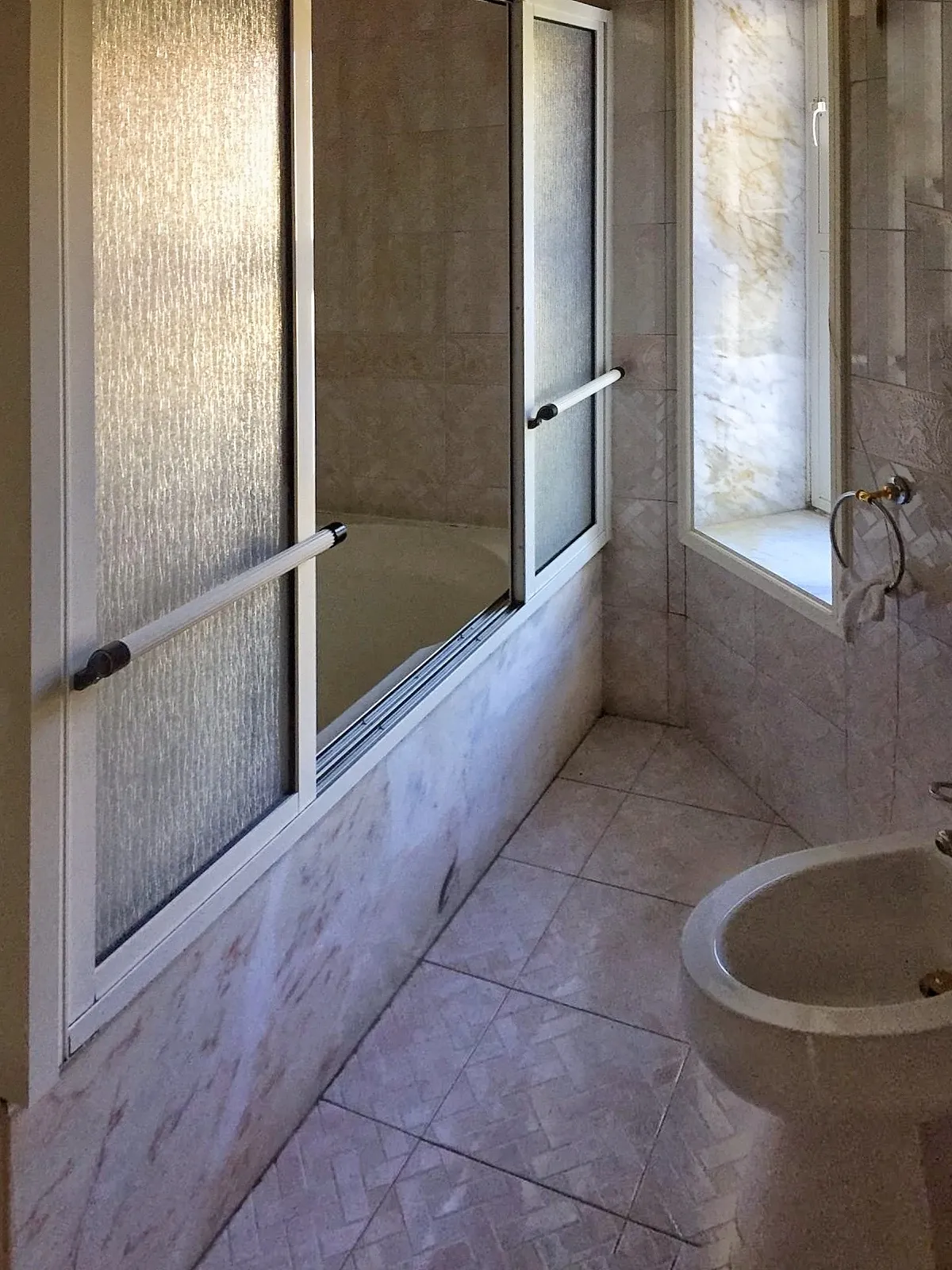Furnished Triplex Villa With Garden And Terrace For Sale in Bekaatat Achkout — الصورة 6