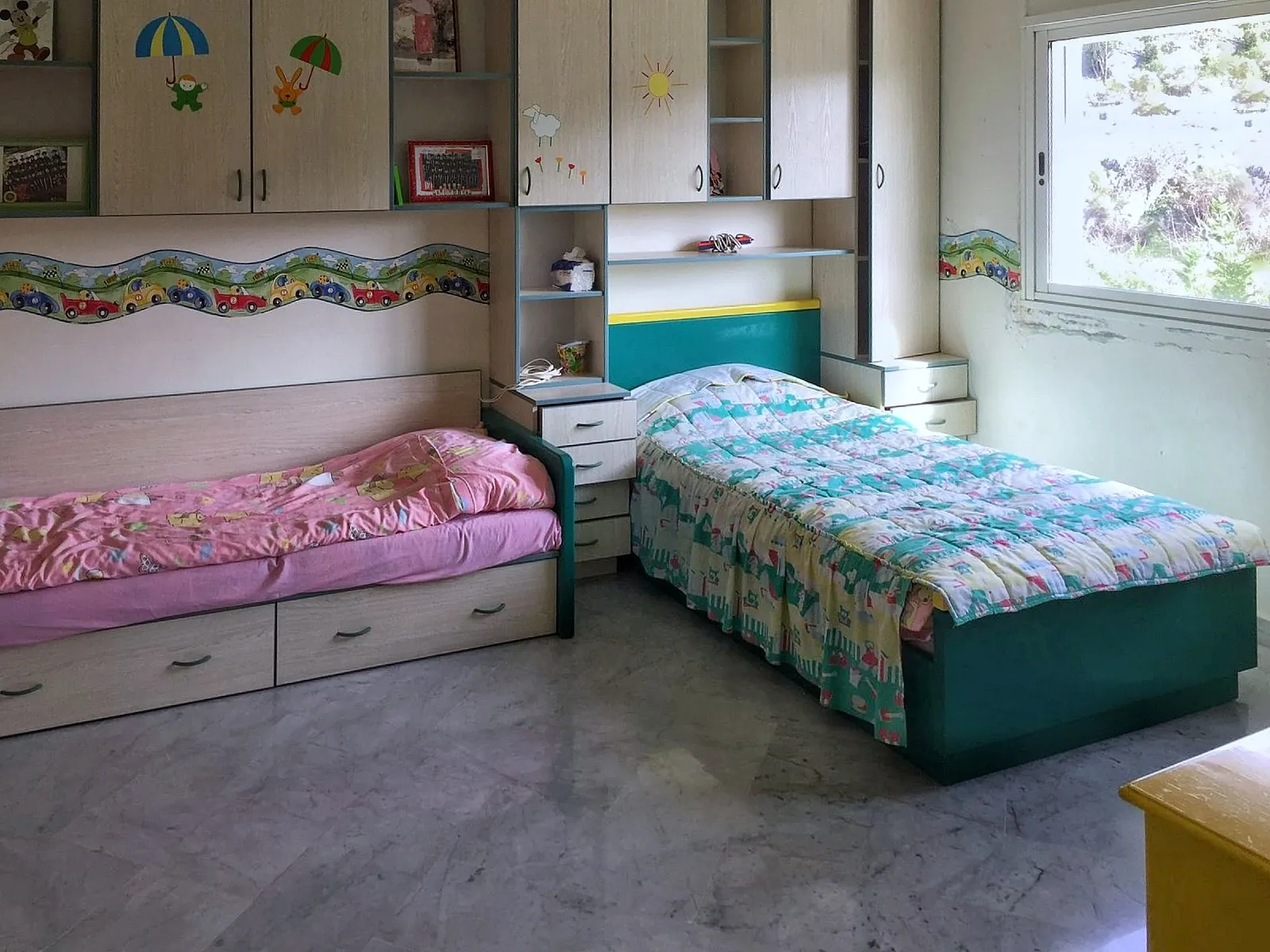 Furnished Triplex Villa With Garden And Terrace For Sale in Bekaatat Achkout — الصورة 9