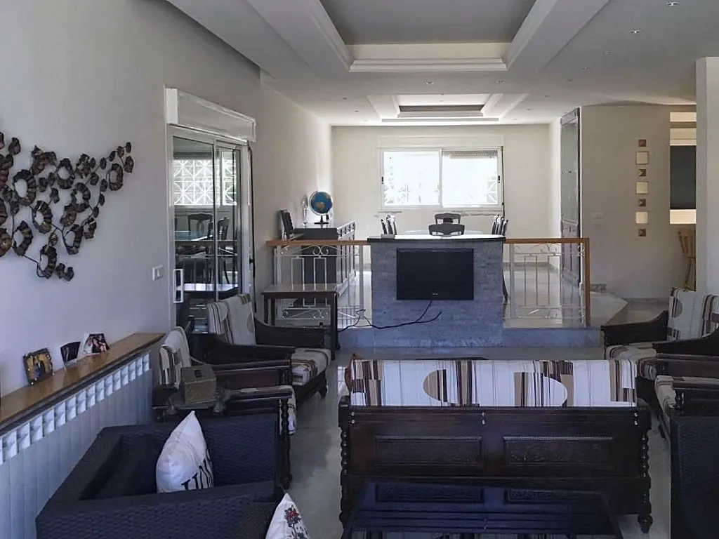 Furnished Triplex Villa With Garden And Terrace For Rent in Bekaatat Achkout — الصورة 8