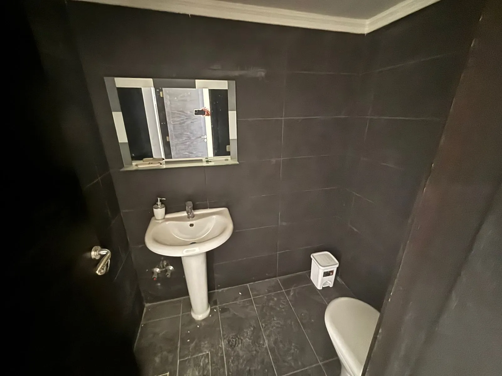 A 160 SQM Office For Rent in Zalka — الصورة 10