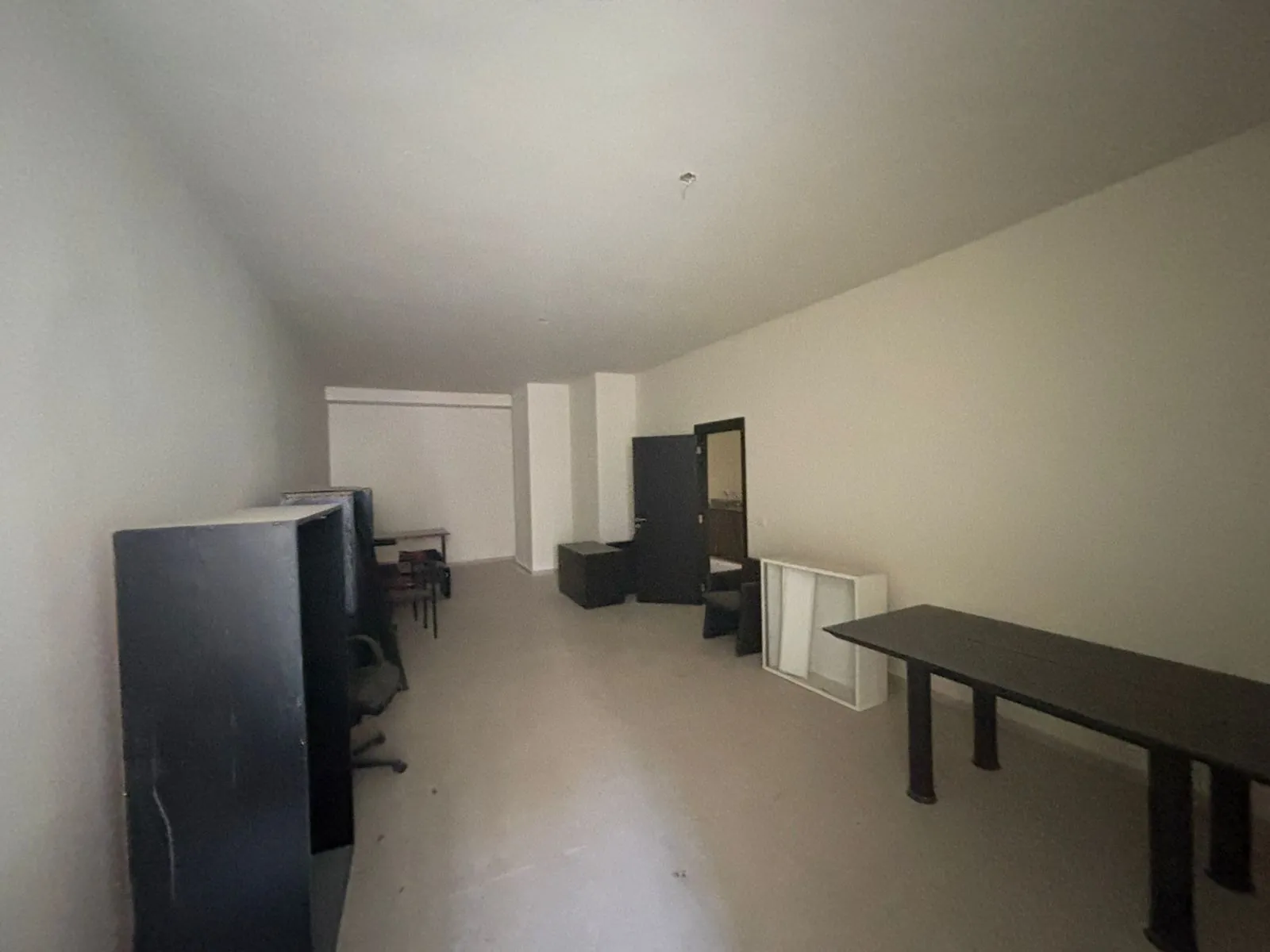 A 160 SQM Office For Rent in Zalka — الصورة 7