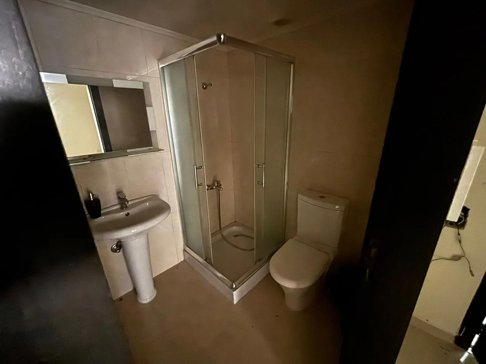 A 160 SQM Office For Rent in Zalka — الصورة 9