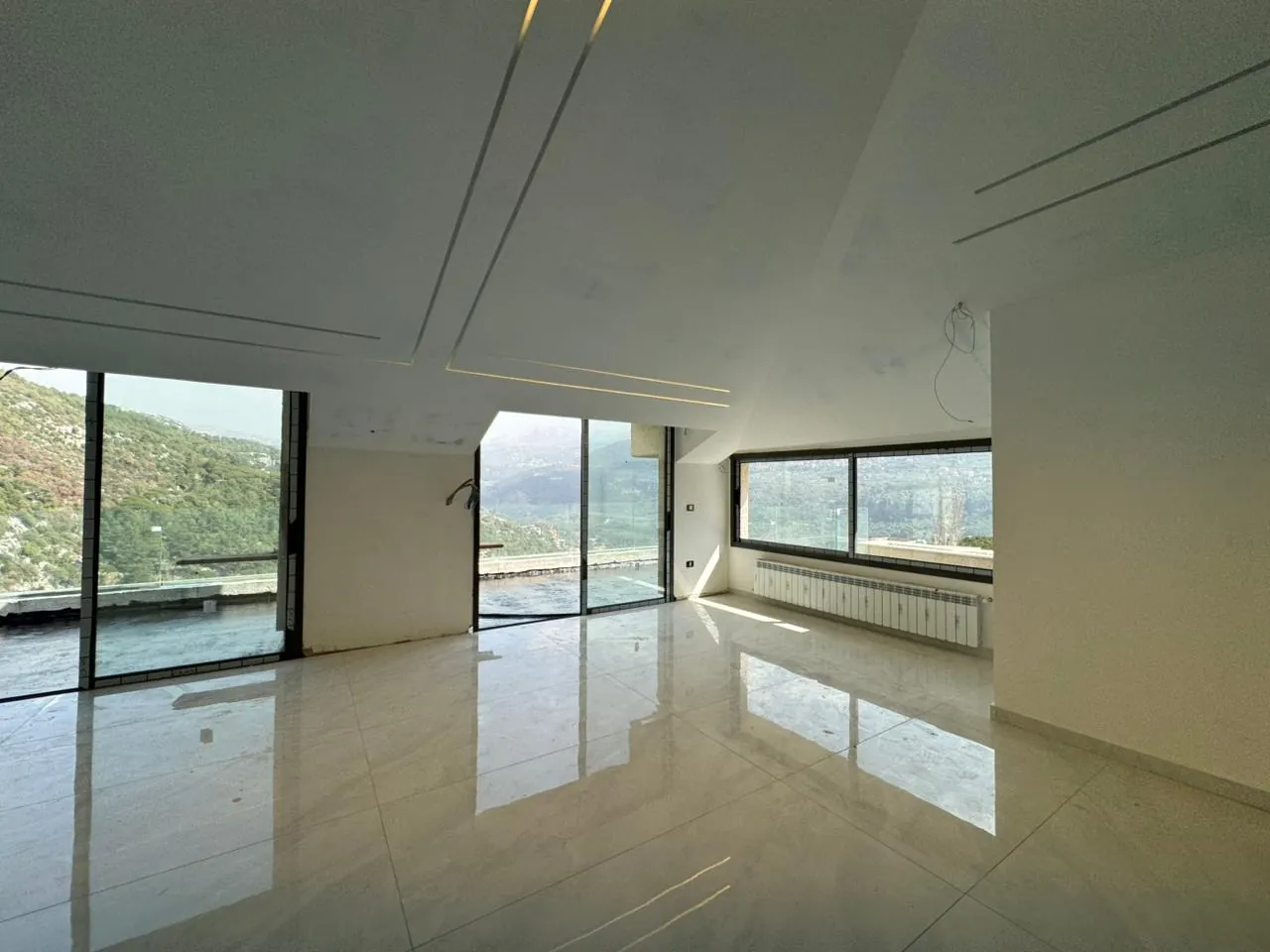 Brand New Roof Apartment With Terrace For Sale in Baabdat — الصورة 4