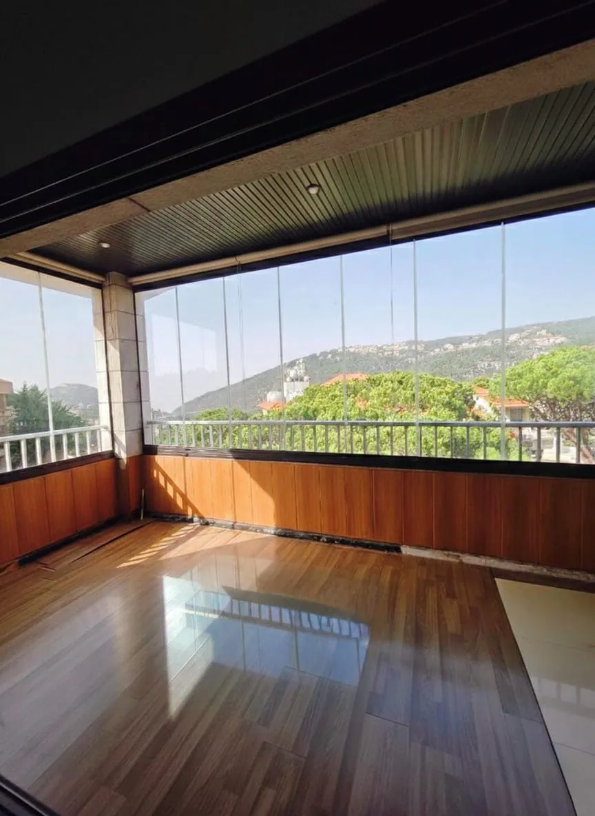 Spacious Apartment For Sale in Baabdat — الصورة 2