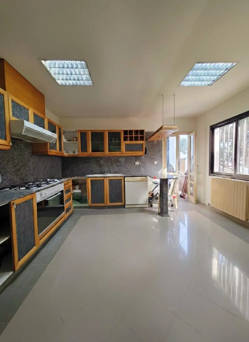 Spacious Apartment For Sale in Baabdat — الصورة 6
