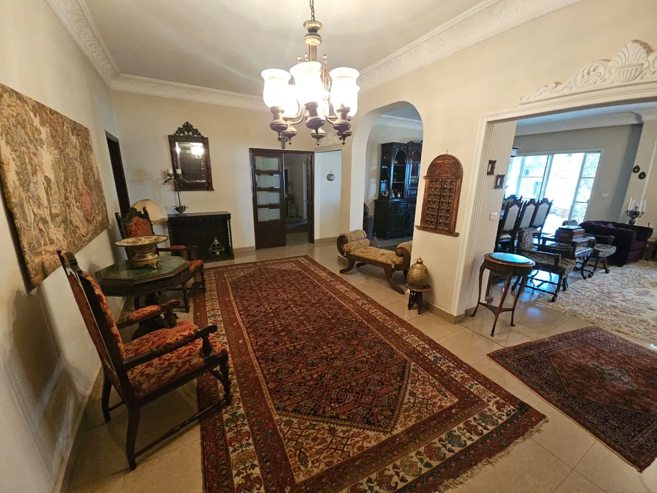Spacious Apartment For Sale in Sabtieh — الصورة 2